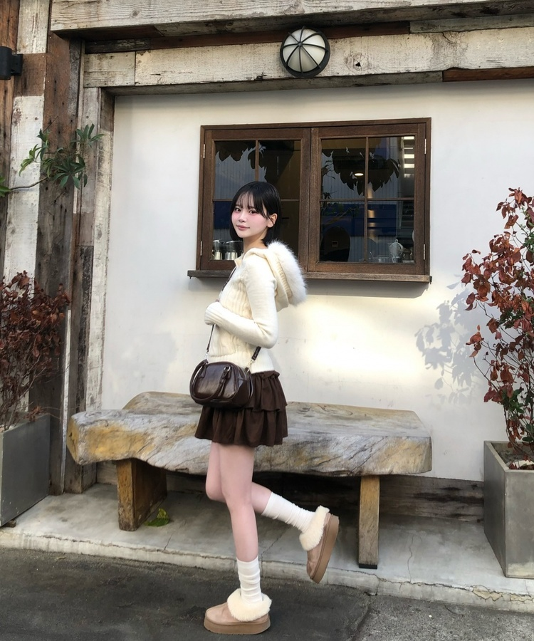 케이블 퍼 후드 니트탑 화이트