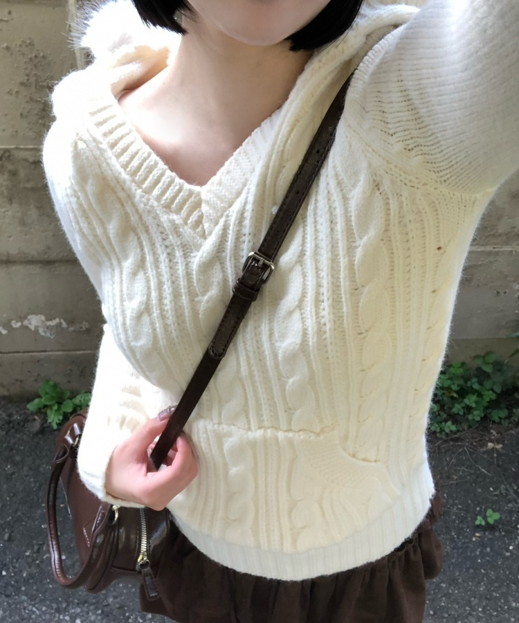 케이블 퍼 후드 니트탑 화이트