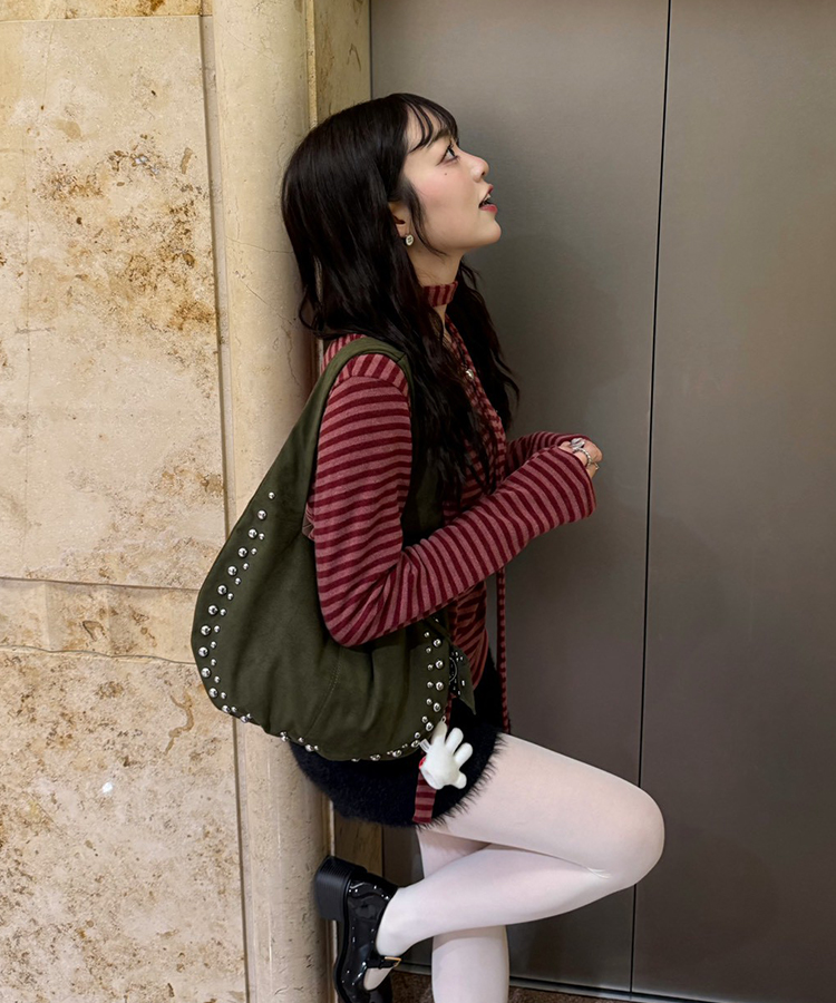 스터드 리머블 숄더백 카키