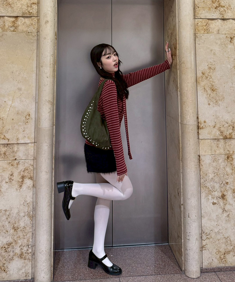 스터드 리머블 숄더백 카키