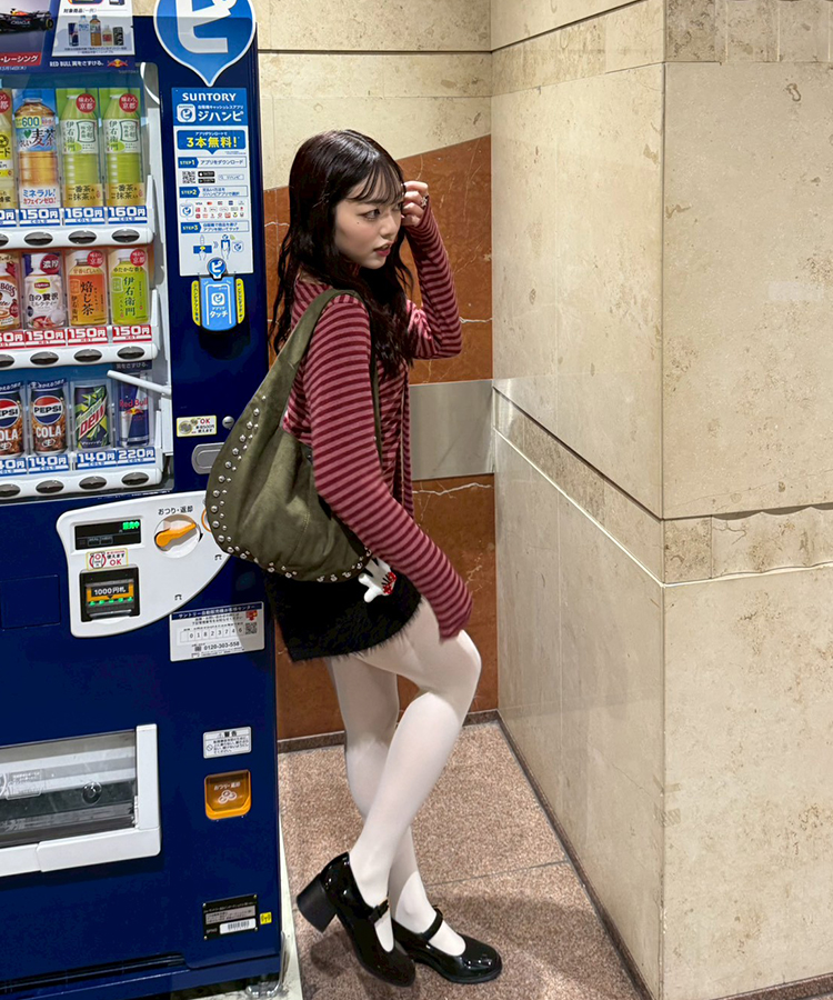 스터드 리머블 숄더백 카키