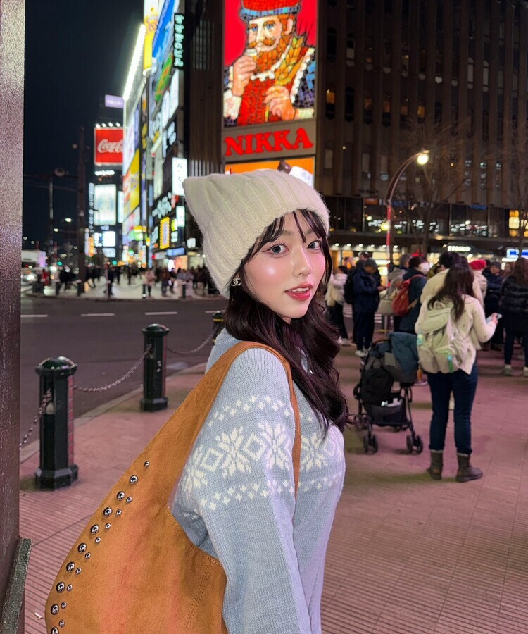 스터드 리머블 숄더백 카멜