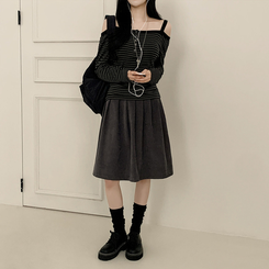 スエードピンタックフレアミディスカート CHARCOAL