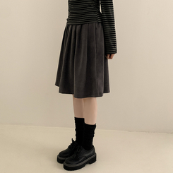 スエードピンタックフレアミディスカート CHARCOAL
