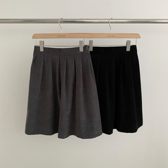 スエードピンタックフレアミディスカート