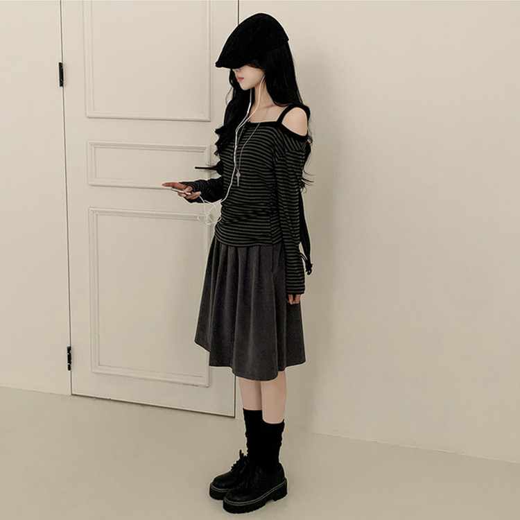 スエードピンタックフレアミディスカート CHARCOAL