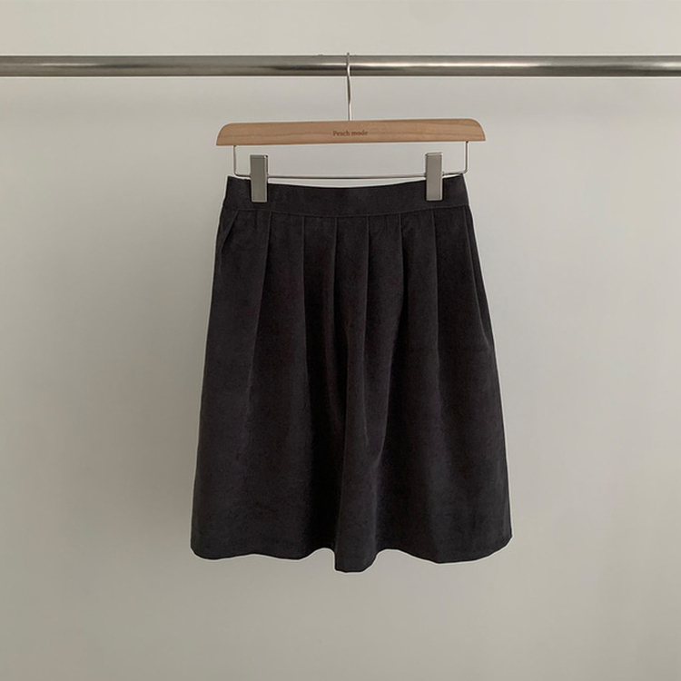 スエードピンタックフレアミディスカート