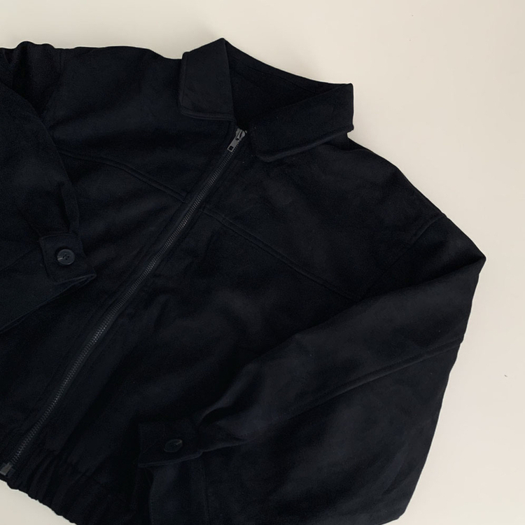 하나쯤은 있어야할 필수템오브제 스웨이드 카라 밴딩 크롭 자켓 점퍼