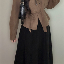 【タイ付き】ストラップVネック長袖ブラウス BROWN