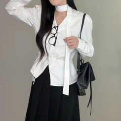 【タイ付き】ストラップVネック長袖ブラウス WHITE