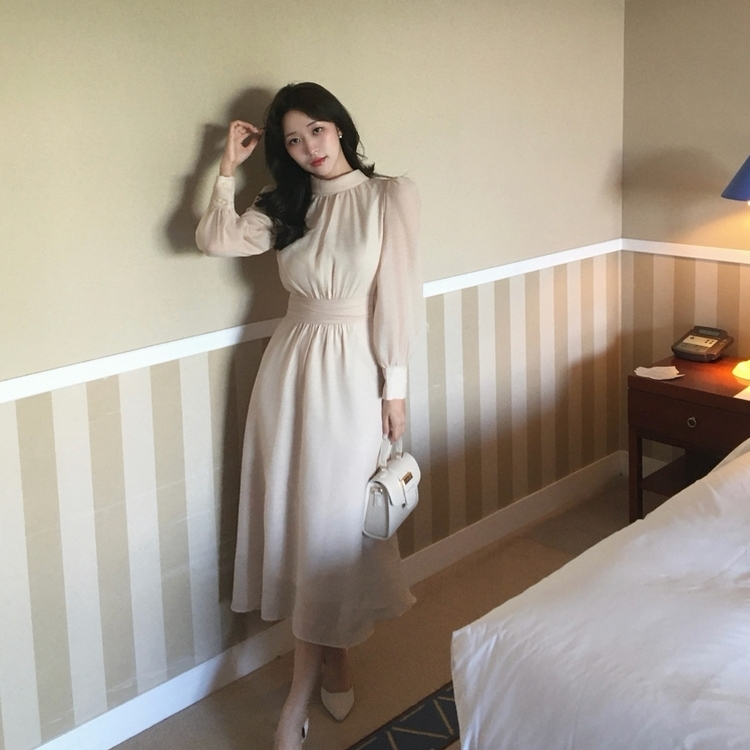 ホルターシフォンシャーリングロングワンピース BEIGE