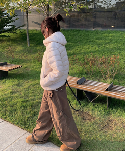 軽量ストリングフードダウンジャンパー IVORY