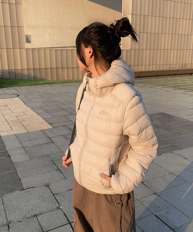 軽量ストリングフードダウンジャンパー IVORY