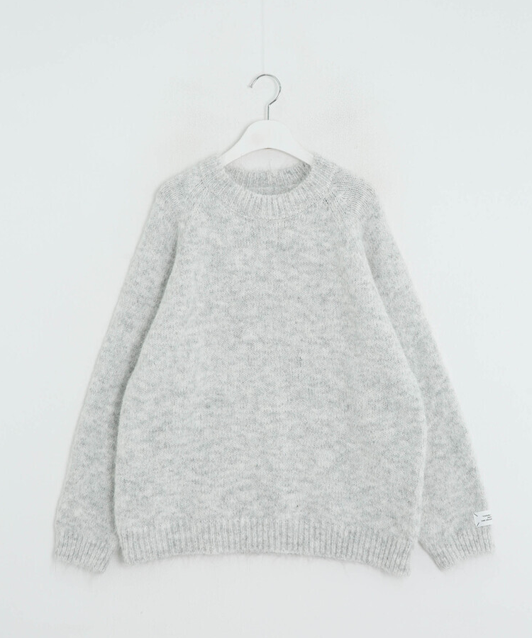 라벨포인트 라운드넥 니트