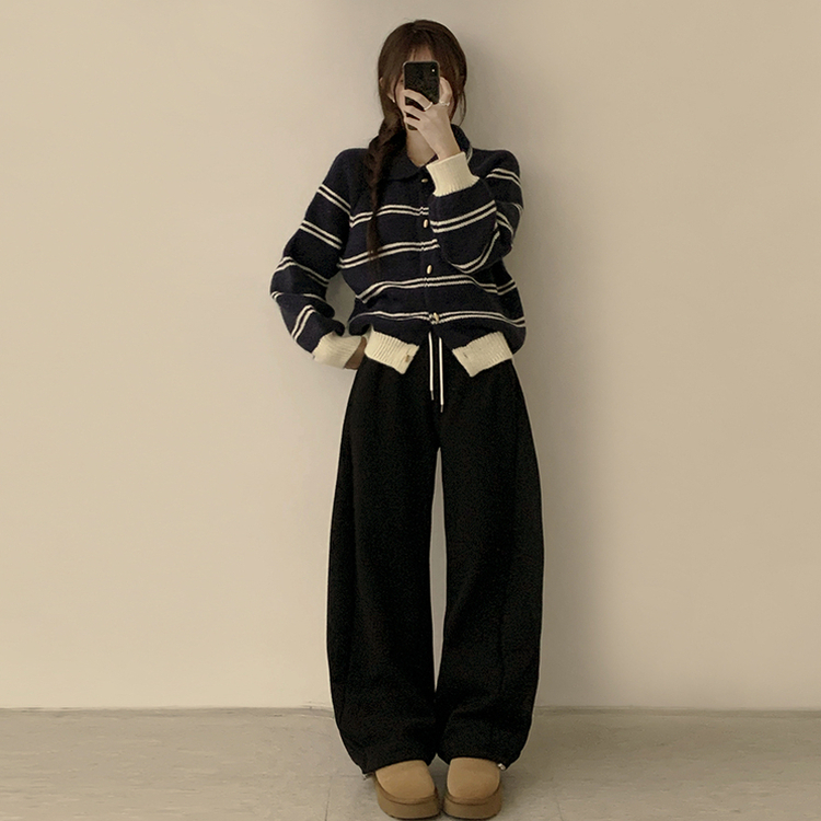 실물보장 귀여운 무드의 미미 라인 오버핏 스트라이프 가을 긴팔 니트 가디건 네이비