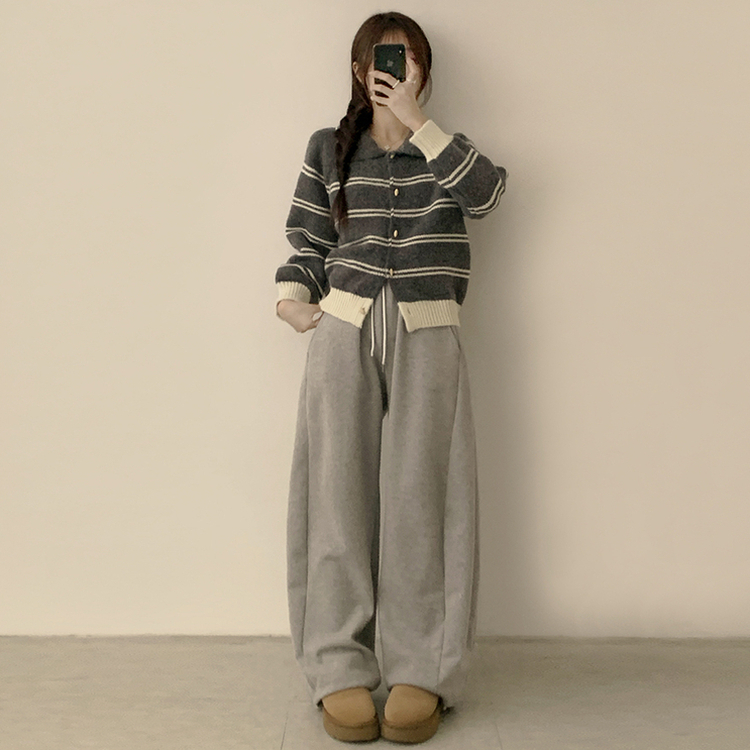 실물보장 귀여운 무드의 미미 라인 오버핏 스트라이프 가을 긴팔 니트 가디건 그레이