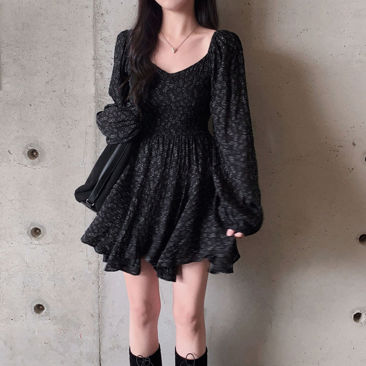 블랙스완 퍼프 잔꽃 언발 미디 원피스 블랙