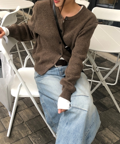 ラウンドネックカーディガン BROWN