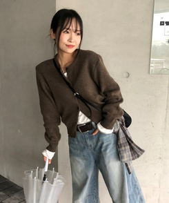 ラウンドネックカーディガン BROWN