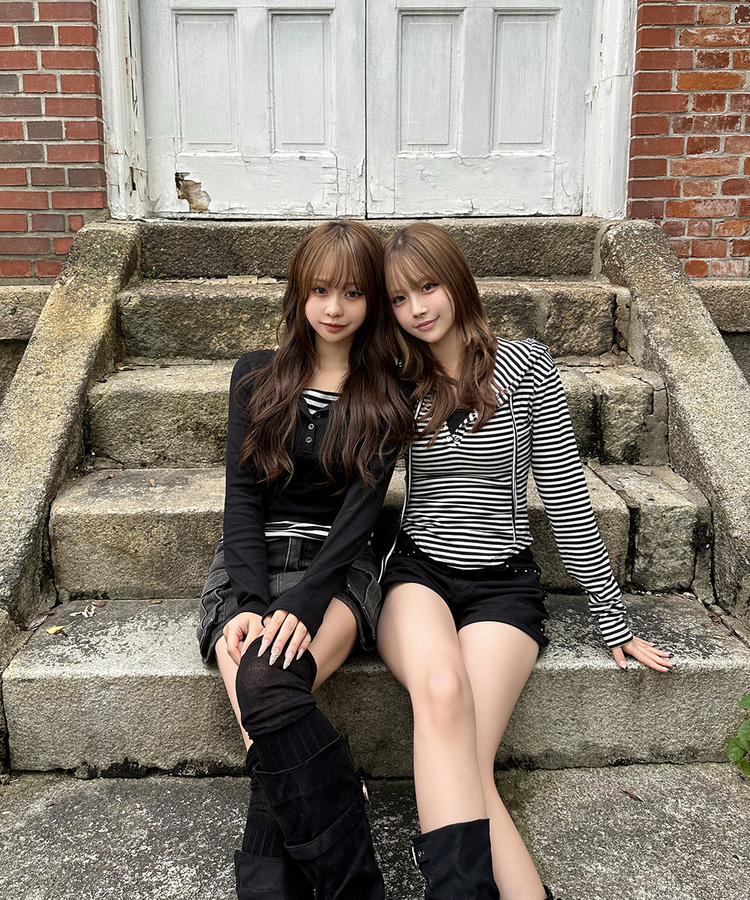 스트라이프 레이어드 긴팔티 블랙