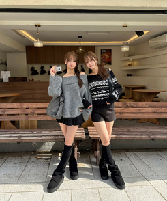 루즈핏 여리여리 오프숄더 니트 그레이