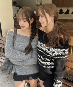 루즈핏 여리여리 오프숄더 니트 그레이