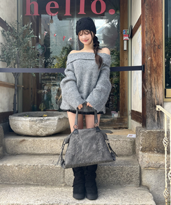 루즈핏 여리여리 오프숄더 니트 그레이