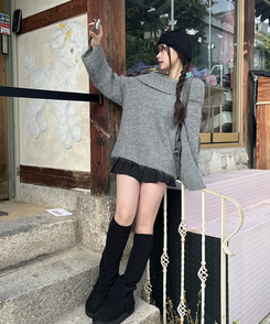 루즈핏 여리여리 오프숄더 니트 그레이