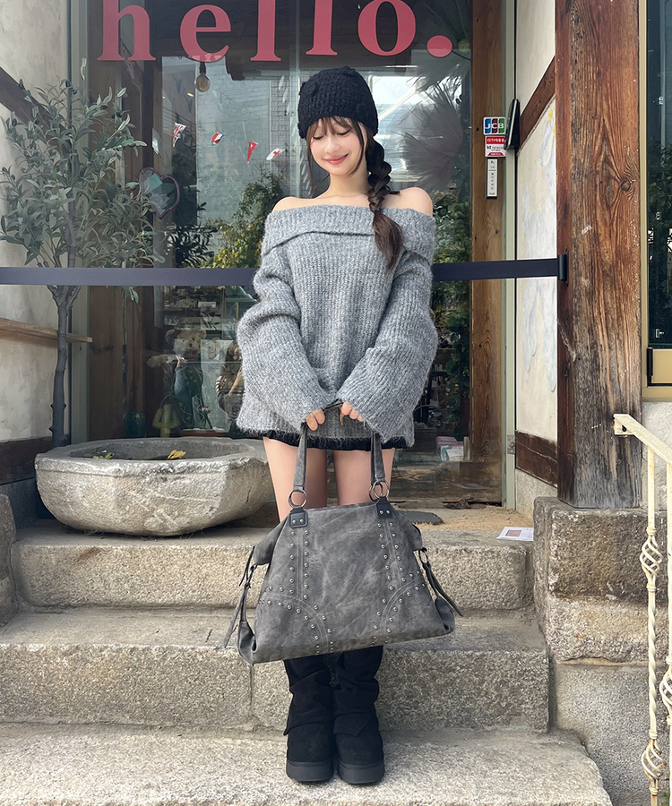 루즈핏 여리여리 오프숄더 니트 그레이