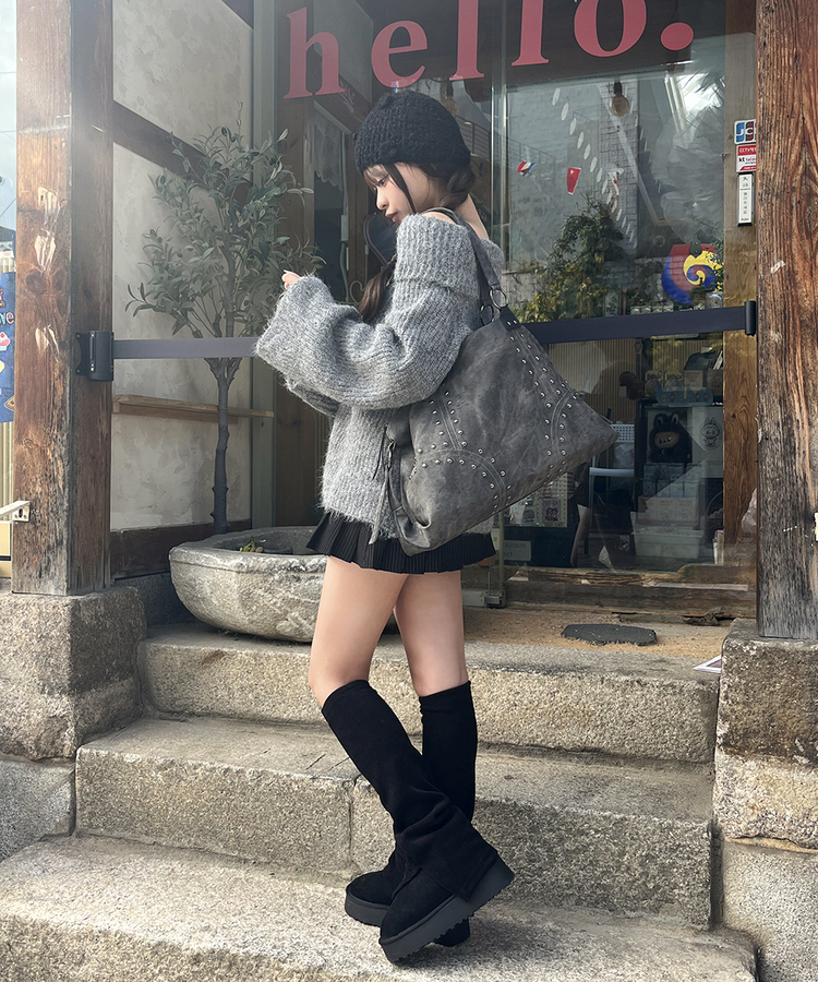 루즈핏 여리여리 오프숄더 니트 그레이