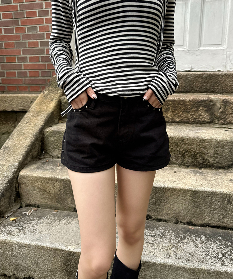 スタッズショートパンツ BLACK