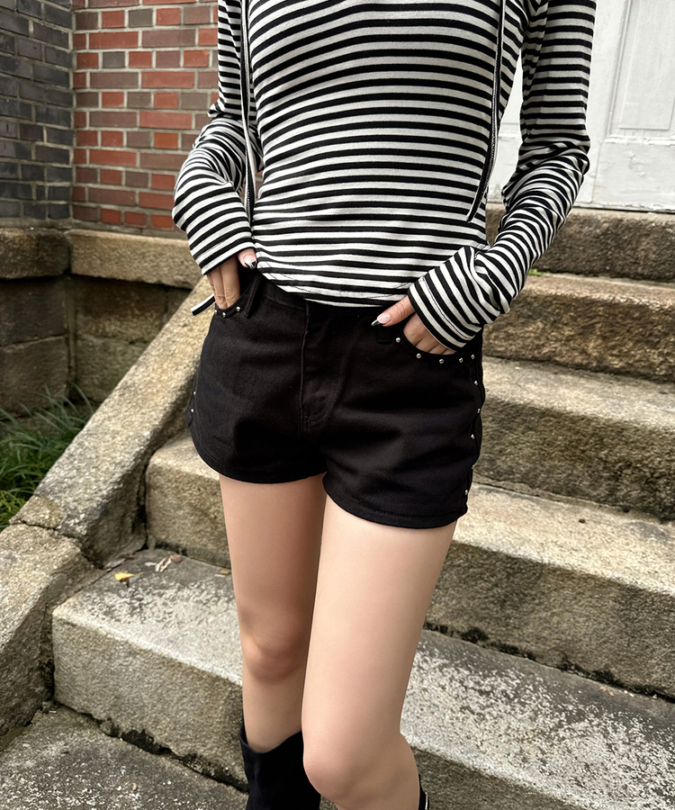 スタッズショートパンツ BLACK