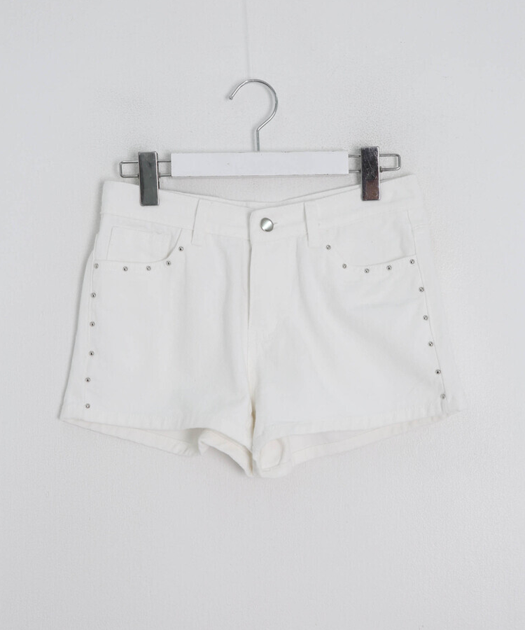 スタッズショートパンツ