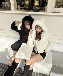 フェイクファーニットジップアップ WHITE