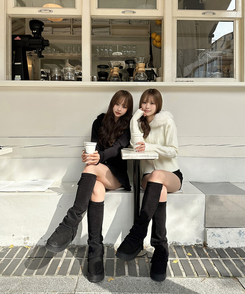 フェイクファーニットジップアップ WHITE