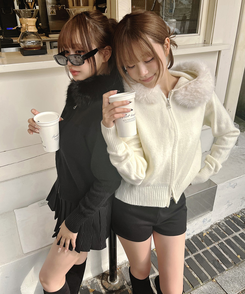 フェイクファーニットジップアップ WHITE