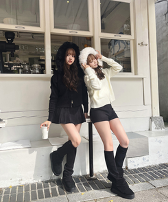 フェイクファーニットジップアップ WHITE