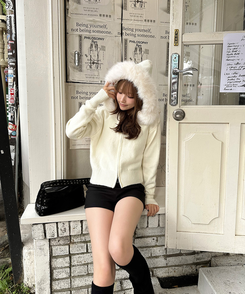 フェイクファーニットジップアップ WHITE