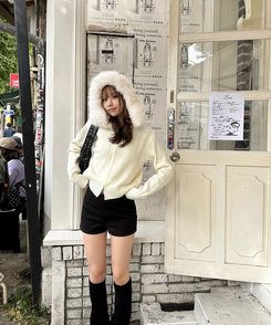 フェイクファーニットジップアップ WHITE