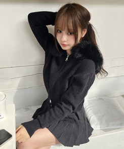 フェイクファーニットジップアップ BLACK