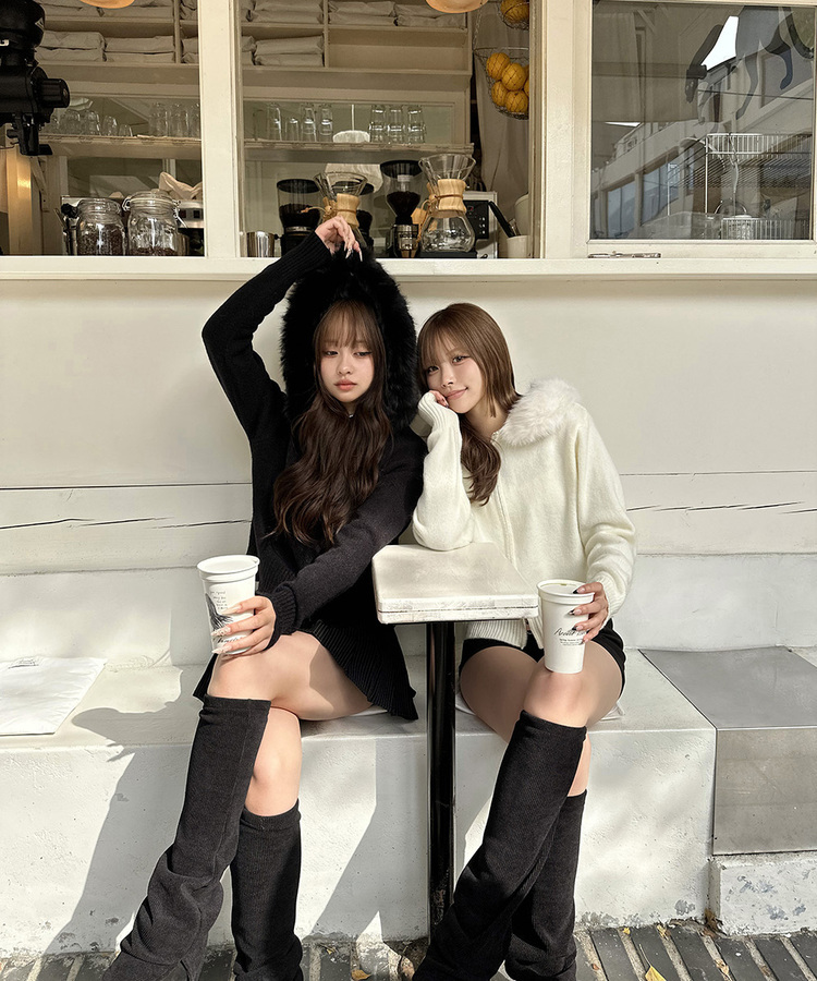 フェイクファーニットジップアップ WHITE