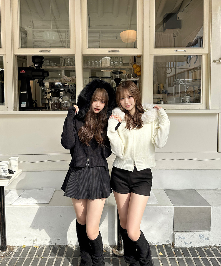 フェイクファーニットジップアップ WHITE