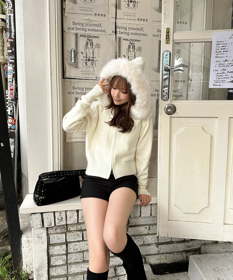 フェイクファーニットジップアップ WHITE