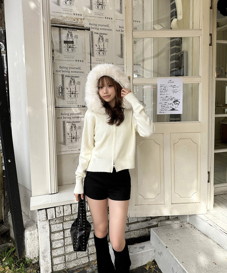フェイクファーニットジップアップ WHITE