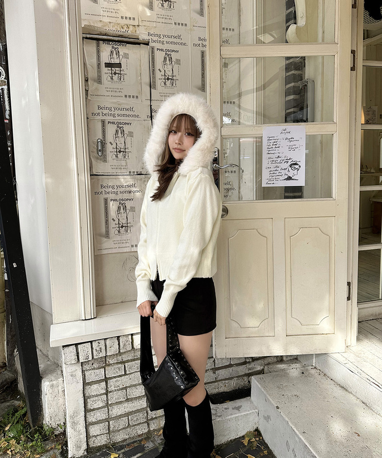フェイクファーニットジップアップ WHITE