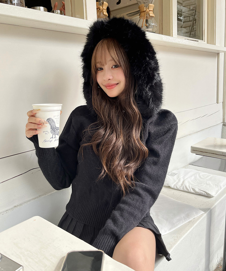 フェイクファーニットジップアップ BLACK