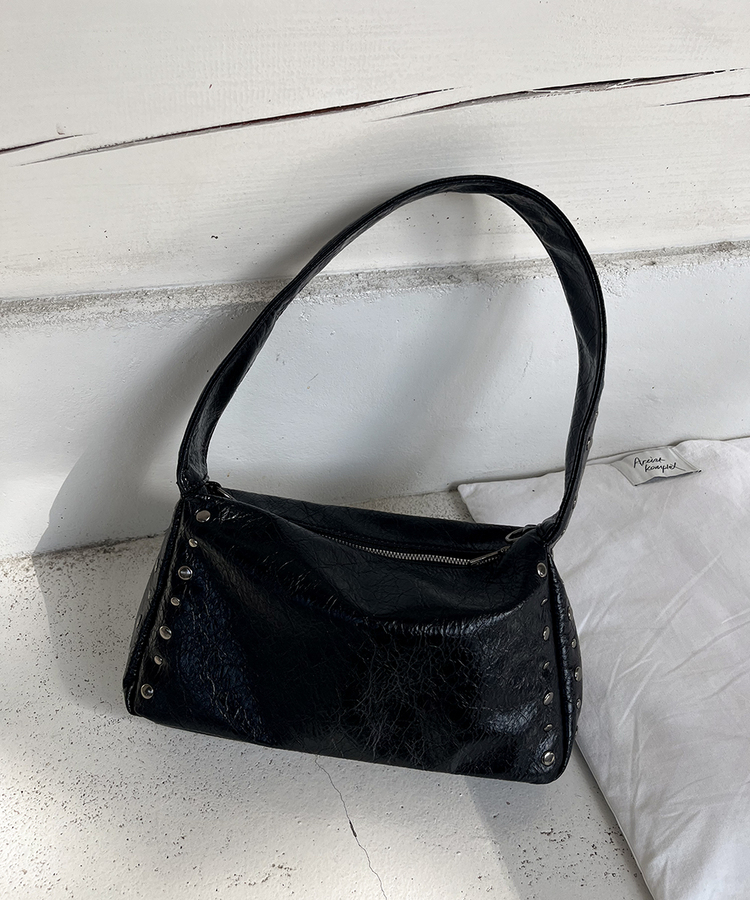 スタッズショルダーバッグ BLACK