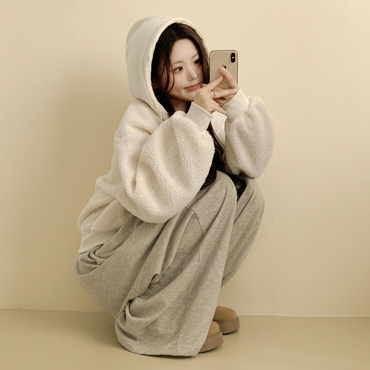 양털 뽀글이 배색 투웨이 스트링 오버핏 덤블 크롭 후드집업 점퍼 크림