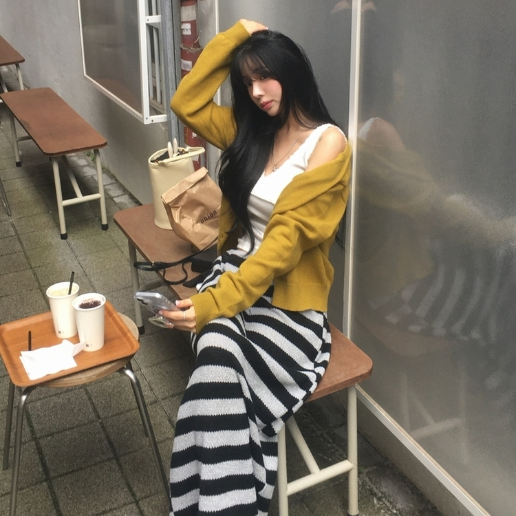 ストライプバイカラーニットスリットスカート｜ミディ/ロング