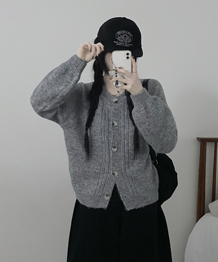 시그니처라운드벌룬루즈핏니트가디건